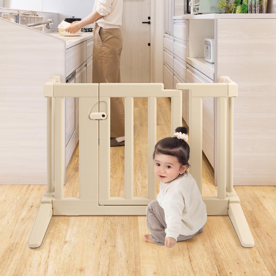 おくだけフェンス ベビー 赤ちゃん 6カ月〜2才頃 ベビーゲート 仕切り 柵 育児 簡単開け閉め 取付簡単 けが キッチン 事故防止 プラスチック リッチェル 公式 | リッチェル | 02