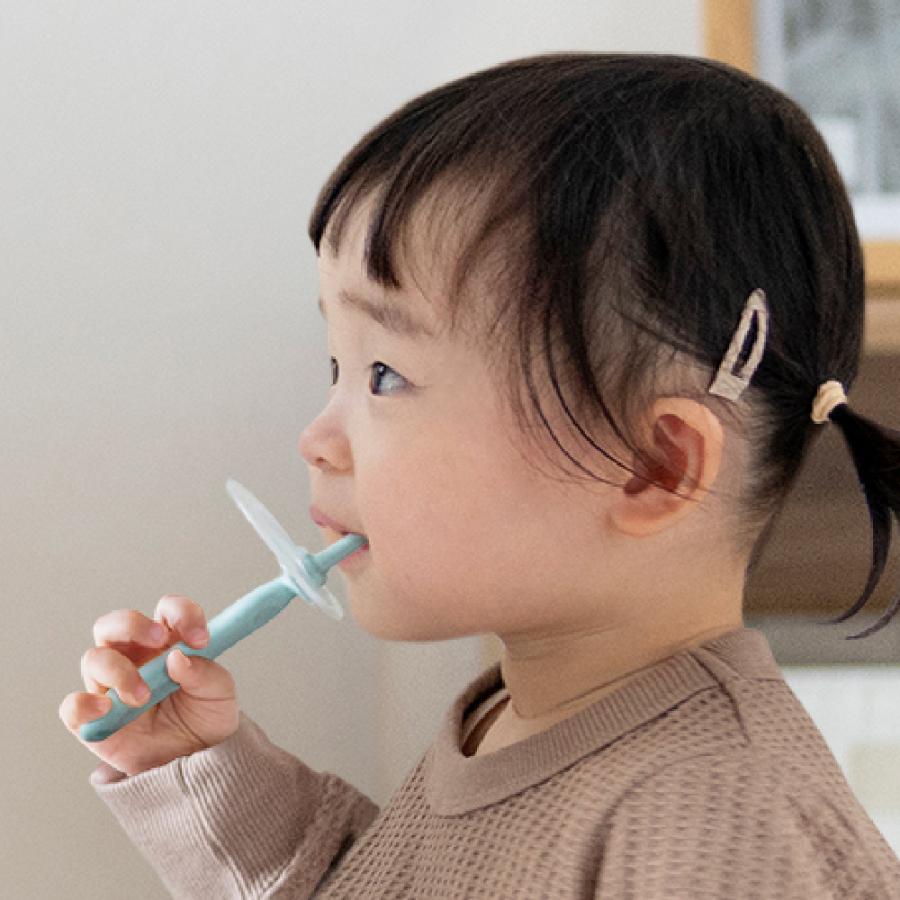 トライ つよもち乳歯ブラシSTEP4  赤ちゃん ベビー 子供 はじめて のど突き防止 シリコン やわらか 練習 歯固め 習慣 安全 リッチェル公式ショップ Richell | リッチェル | 03
