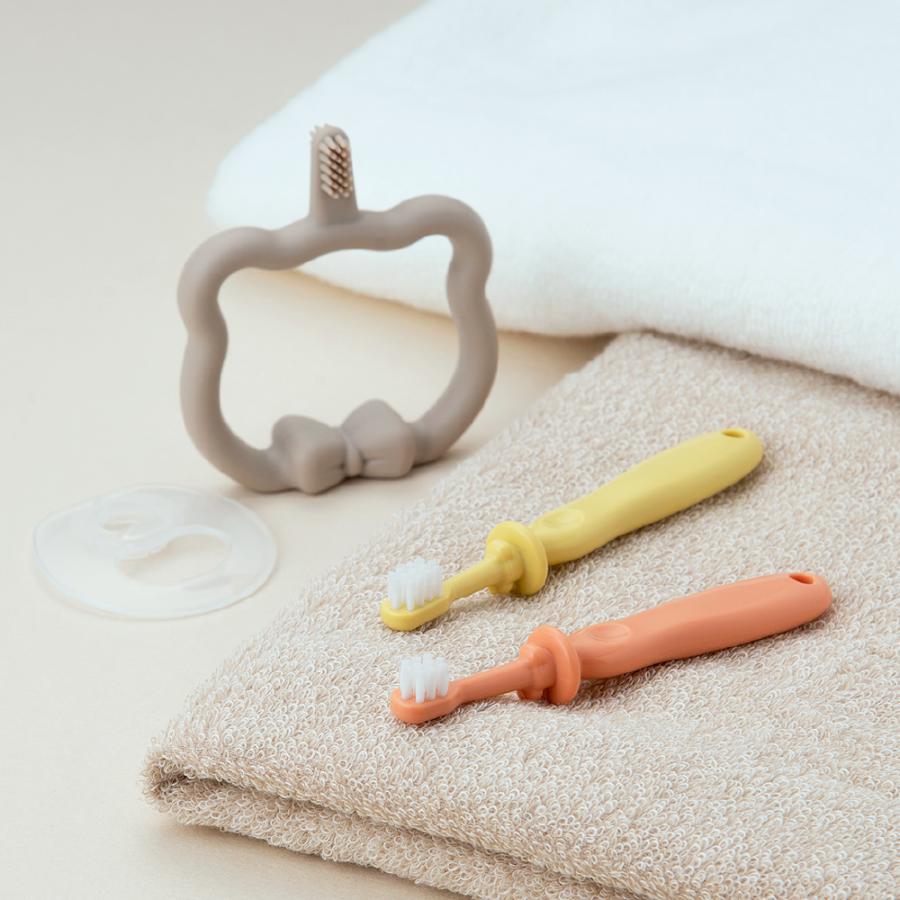 トライ つよもち乳歯ブラシセット 赤ちゃん ベビー 子供 はじめて のど突き防止 シリコン やわらか 練習 歯固め 習慣 安全 リッチェル公式ショップ Richell | リッチェル | 02