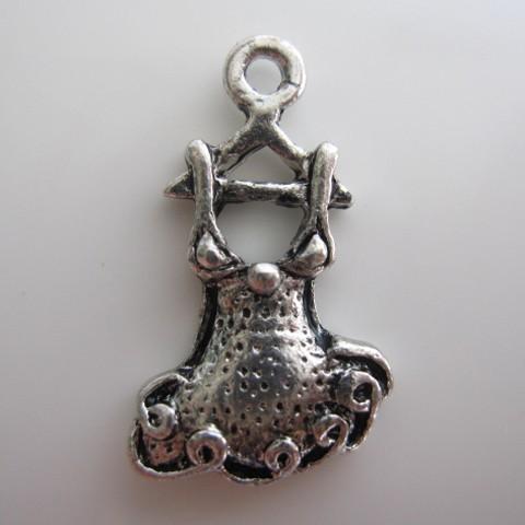 【3営業日以内に発送】デザインアクセサリーアンティークパーツ・シルバーワンピースドレス【ハンドメイド・手芸】【ギフト包装対応】 | 