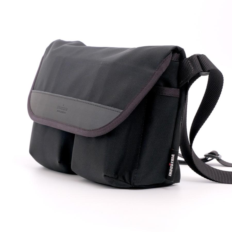 INDUSTRIA (インダストリア) IND-200 ツイルショルダーバッグ プロ向けのカメラ用品ブランド「INDUSTRIA☆」がデビュー