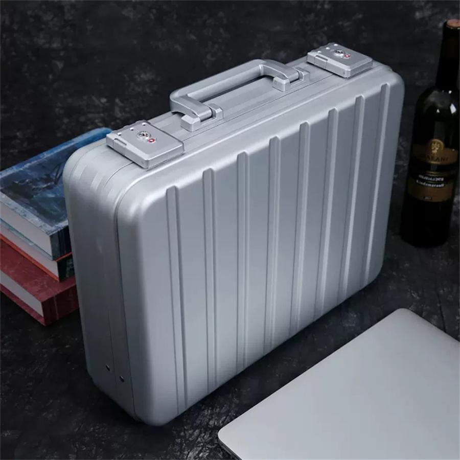 アルミニウム ビジネスバッグ シルバー Amazon.co.jp: [平野鞄] アルミ製 アタッシュケース PCも入る A4F