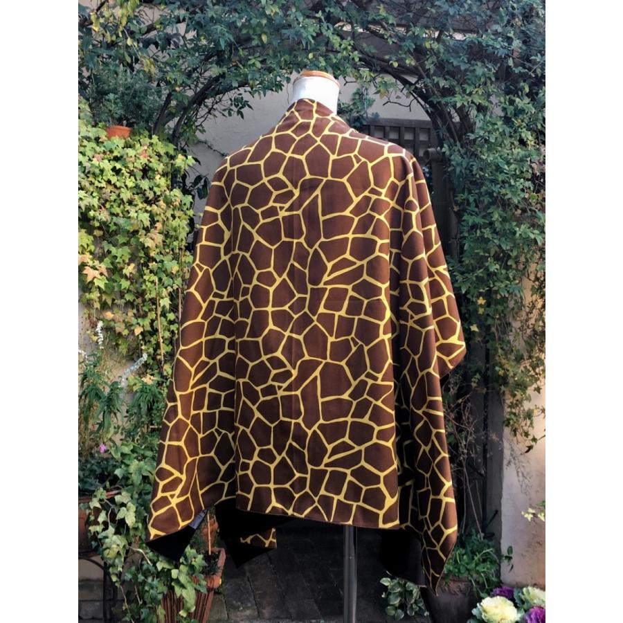 セガサミー公式 幸運のキリン柄フリースポンチョ : フリル服の店