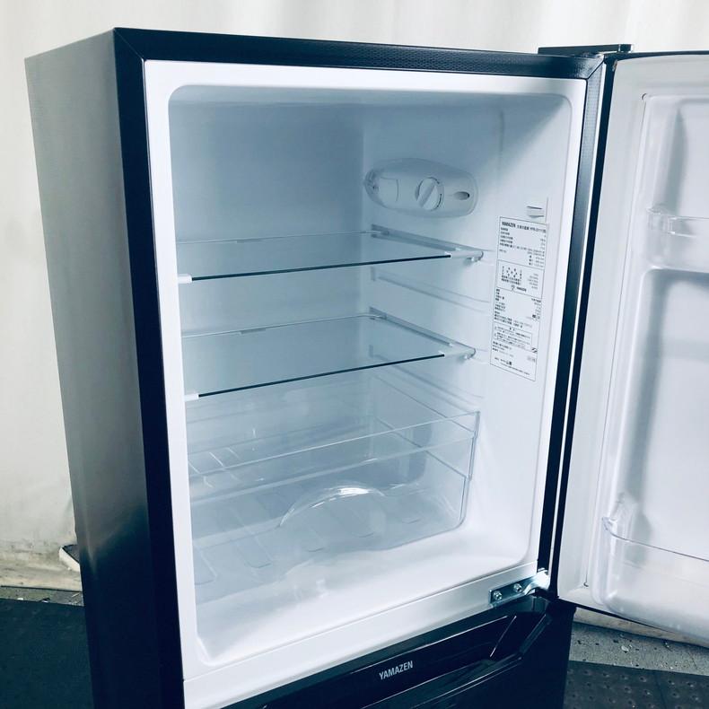 ☆中古￥11,800！YAMAZEN 106㍑2ドア冷蔵庫 家電 YFR-D111(B)型 幅48