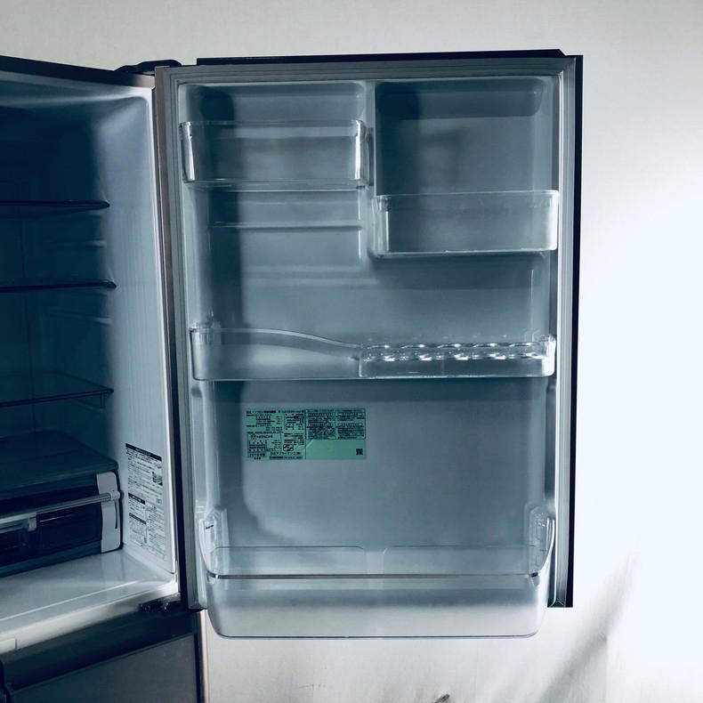 HITACHIの5ドア冷蔵庫（R-S4000H）あります！