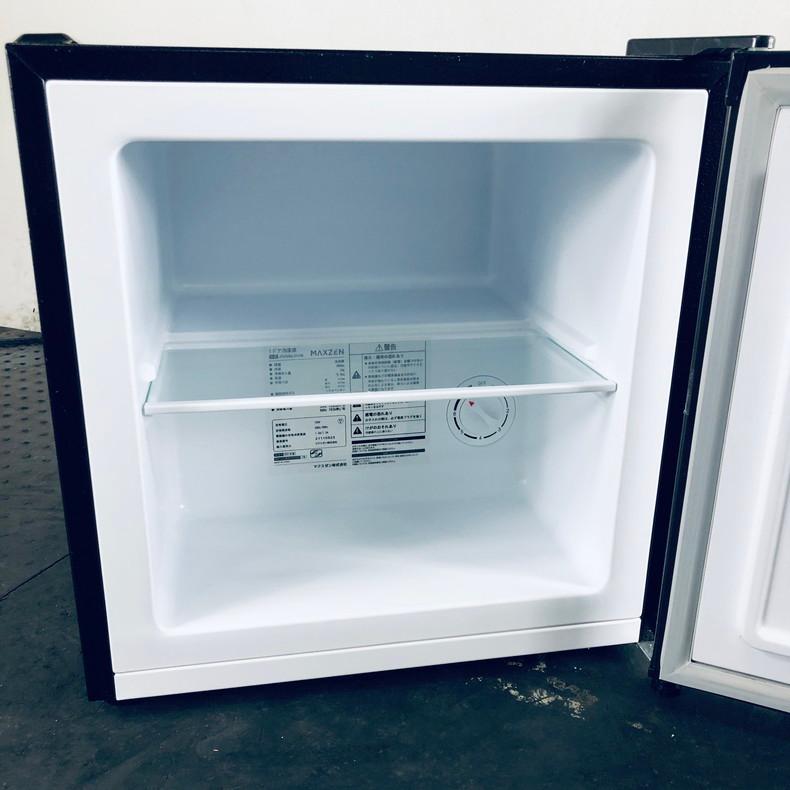 小型冷凍庫 32ℓ maxzen　中古 2021年製 小型冷凍庫 32ℓ maxzen中古 2021年製