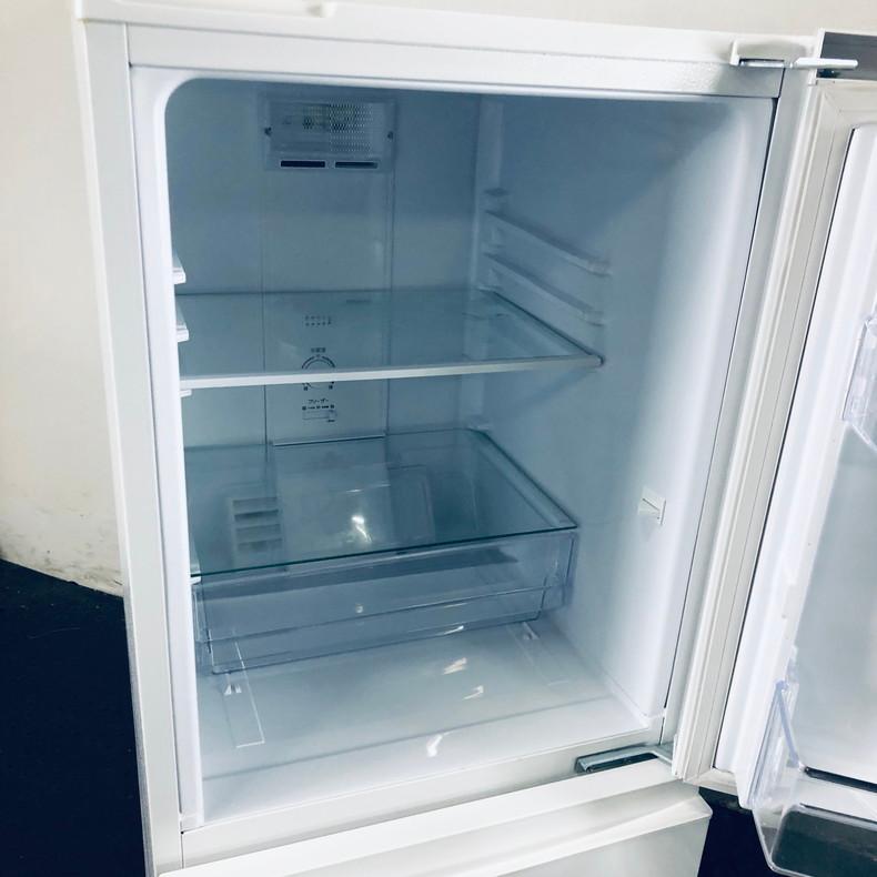 ☆中古￥13,000！AQUA 126㍑2ドア冷蔵庫 家電 2021年製 AQR-13E8(W)型