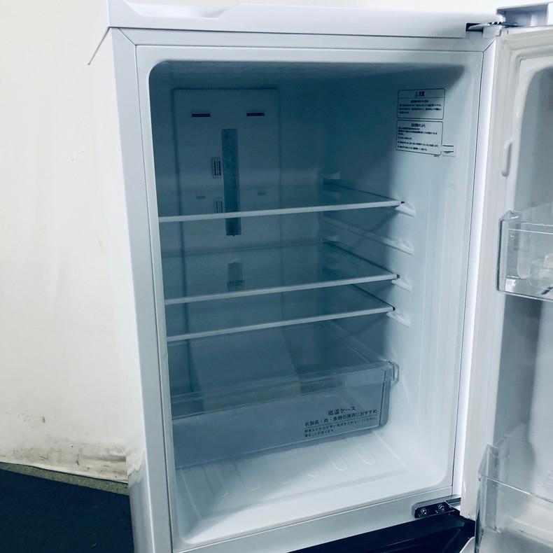 玄関前★ 中古★Hisense☆150L☆2ドア冷凍冷蔵庫【HR-D15C】 ◇ Hisense 冷蔵庫 2ドア 150L HR-D15C #29144 ◇