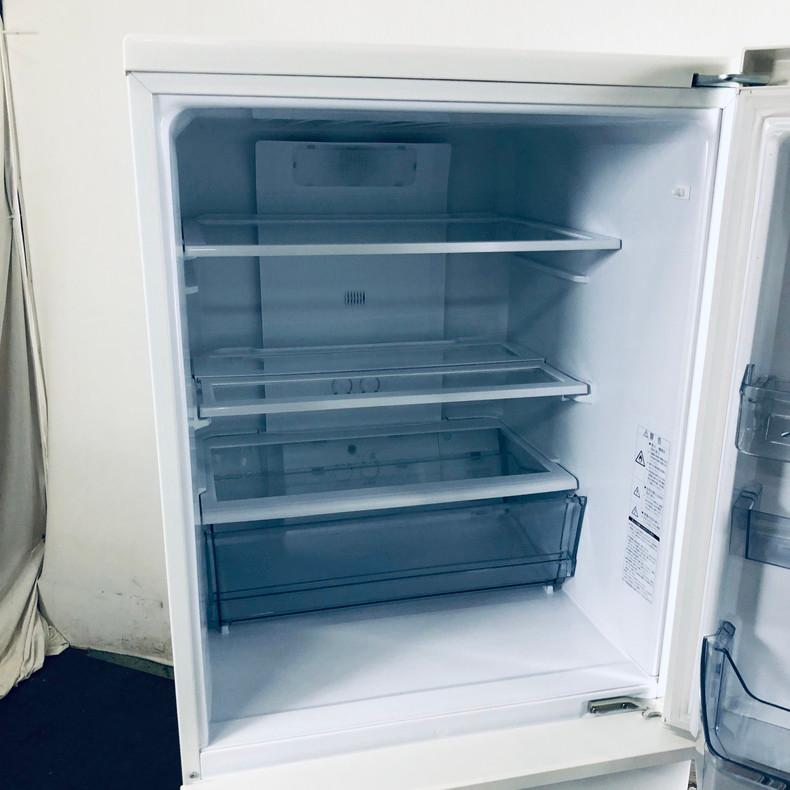☆中古￥29,800！AQUA 272㍑3ドア冷蔵庫 家電 AQR-27H(W)型 2019年