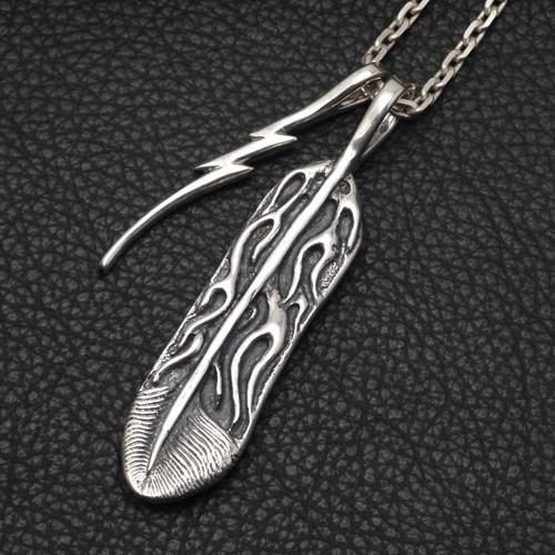 Travis Walker（トラヴィスワーカー） ペンダント ループボルト