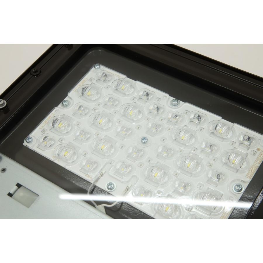 岩崎電気 展示品 岩崎 LED 道路灯 KCE070 シリーズ E71102SAJ9 岩崎電気 展示品 岩崎 LED 道路灯 KCE070 シリーズ E71102SAJ9