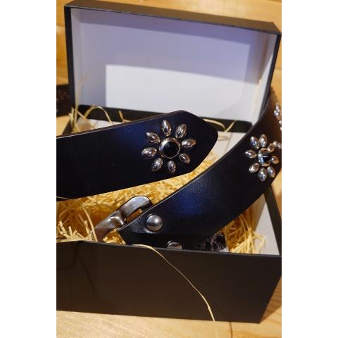コリンボ Colimbo ZA-0701 "Jewel Studded Leather Belt" Col:Blackの画像