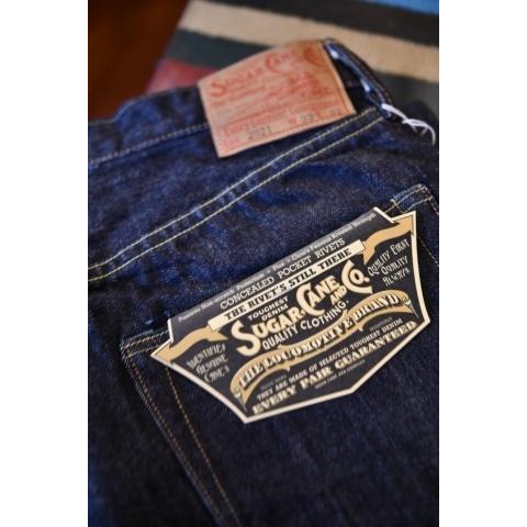 Be Ambition スカル エンボス ホワイトチノパンツ ビーアンビション