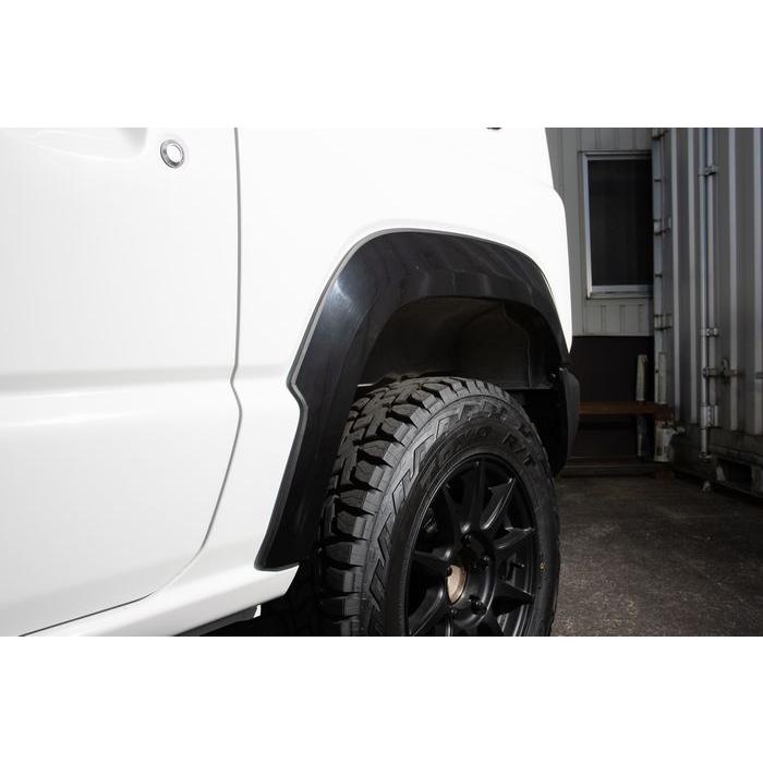 JB64ジムニー用スタイリッシュオーバーフェンダーFRP製 黒 JB64ジムニー用スタイリッシュオーバーフェンダーFRP製 黒