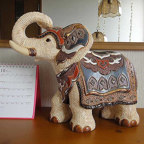 白インドゾウ 457 陶器 置物 動物 ゾウ 象 ぞう elephant アジア インド アフリカ インテリア オブジェ 高級 豪華 おしゃれ かわいい 雑貨 贈り物 プレゼント |  | 09