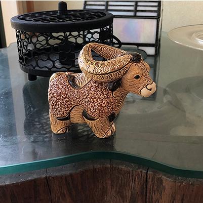 置物 ウシ うし 牛 陶器 送料無料 F229M |  | 05