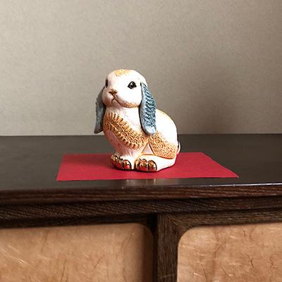 ロップイヤーラビット 置物 ウサギ うさぎ 兎 たれ耳 干支 陶器 ロップイヤーラビット 置物 ウサギ うさぎ 兎 たれ耳 干支 陶器