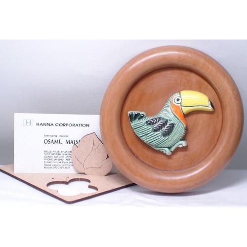 【SALE50％OFF】壁掛け フレーム オブジェ F37 動物 陶器 オオハシ 鳥 ペット インテリア オブジェ 雑貨 おしゃれ かわいい 贈り物 プレゼント |  | 02