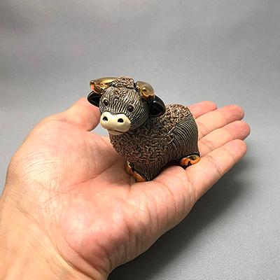 ミニ雄牛 置物 ウシ うし 牛 干支 丑 陶器  MI22 |  | 08