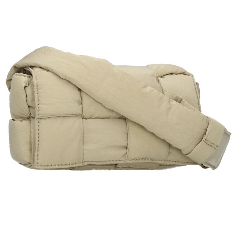 BOTTEGA VENETA（ボッテガ・ヴェネタ） ショルダーバッグ 679763 パ