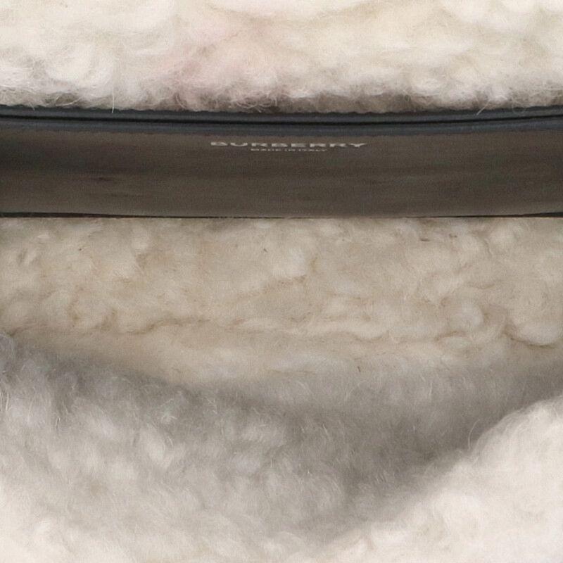 BURBERRY（バーバリー） TBロゴシアリングトリムチェーンショルダー 