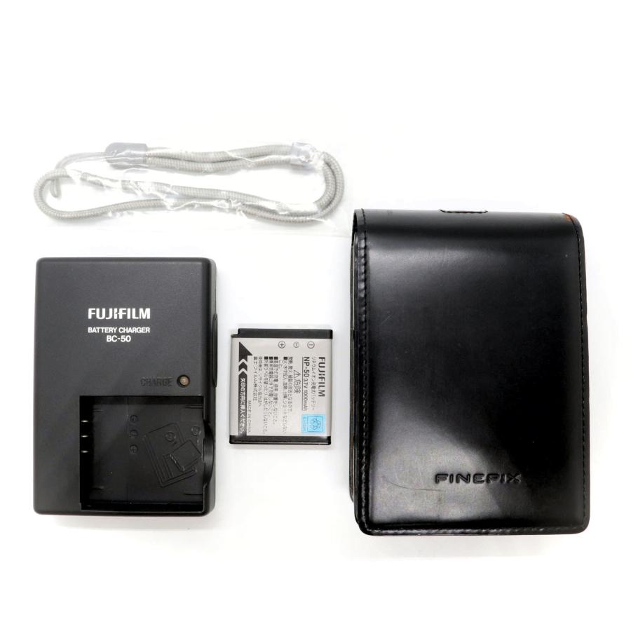 美品》 コンパクトカメラ FUJIFILM FinePix F50 fd シルバー k2846