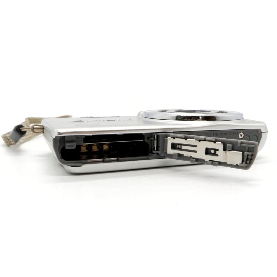 美品》 コンパクトデジタルカメラ CASIO EXILIM EX-ZS28 シルバー