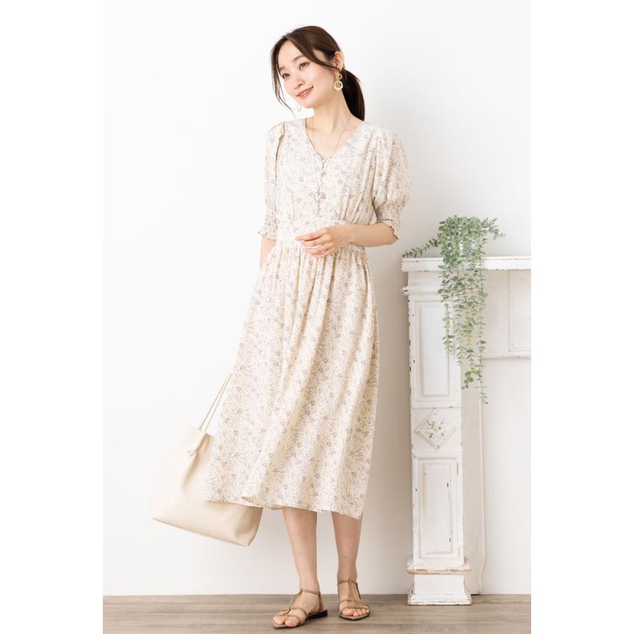 【美品】VALENTINO 半袖 レース 刺繍 ワンピース くるみボタン 38 美品】VALENTINO 半袖 レース 刺繍 ワンピース くるみボタン 38