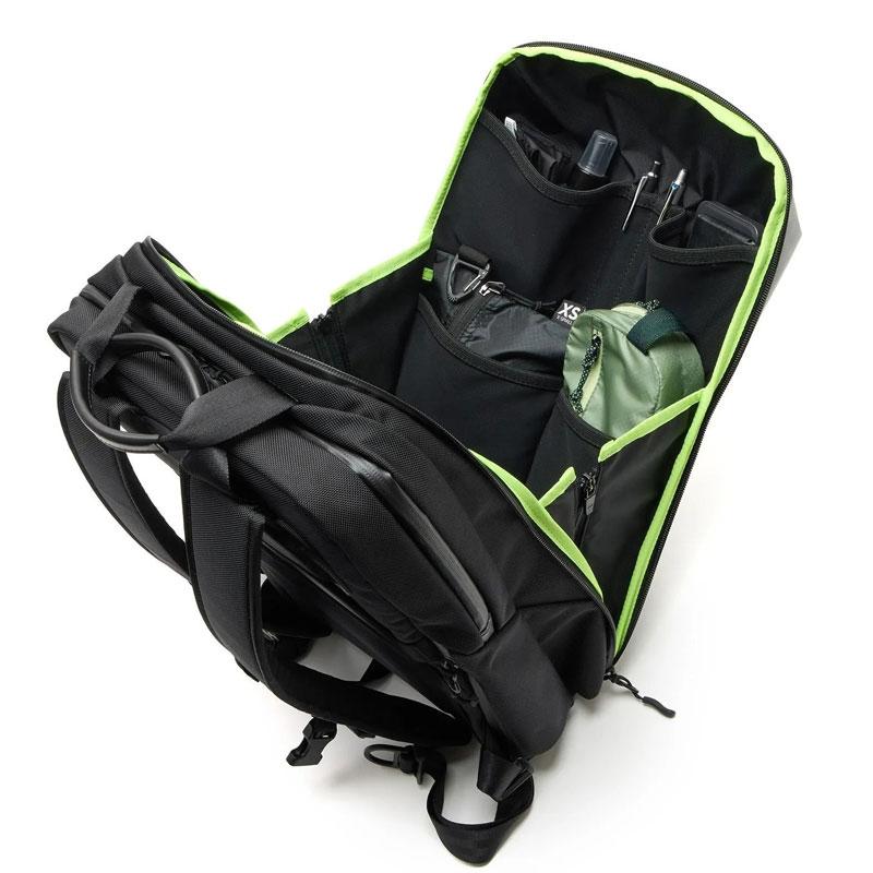 ベルーフバゲージ beruf baggage 20周年記念モデル リュック 防水レザー 日本製 アーバンエクスプローラーナロー URBAN EXPLORER NARROW ブラック 17Lの画像
