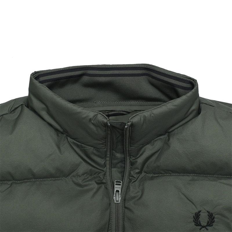 FRED PERRY（フレッドペリー） 中綿ベスト メンズ インサレーテッド