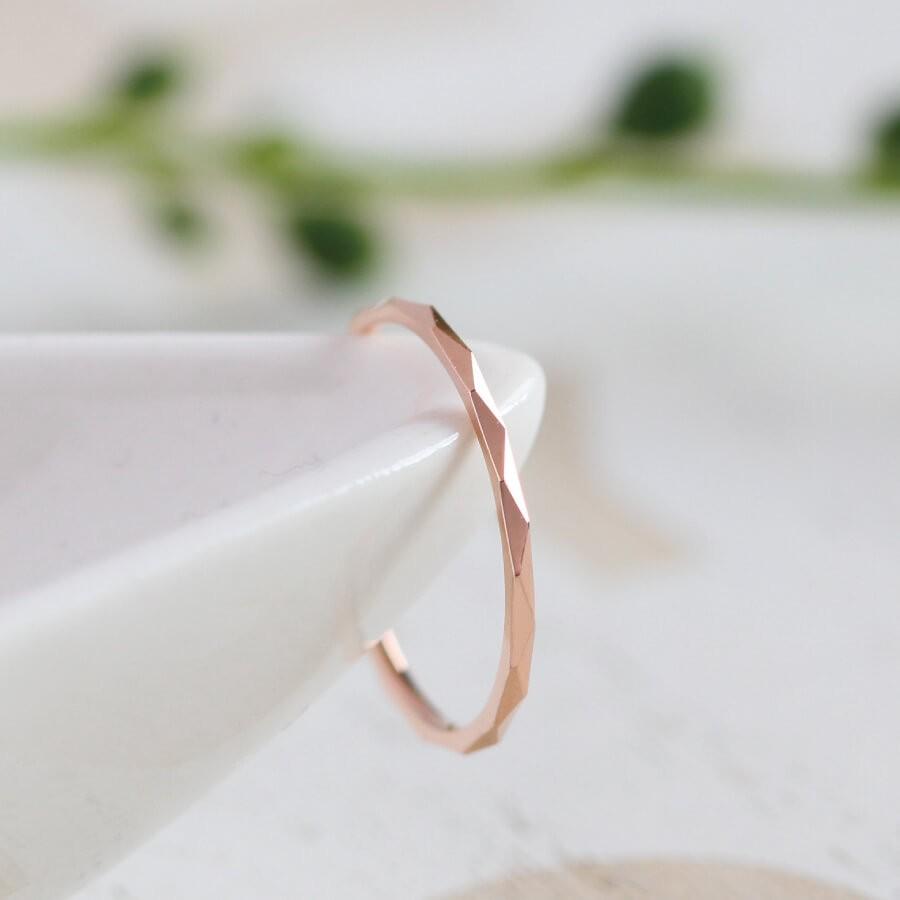 リング 指輪 カッティングリング 多面カット ゴールド レディス 極細