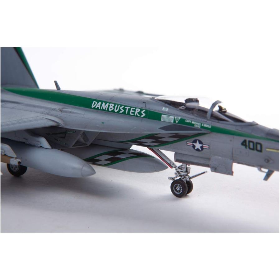 童友社 1/72 凄!プラモデル No.7 アメリカ海軍 F/A-18E スーパーホーネット VFA-195 Chippy Ho 色分け済みプラモデル｜rise361｜05