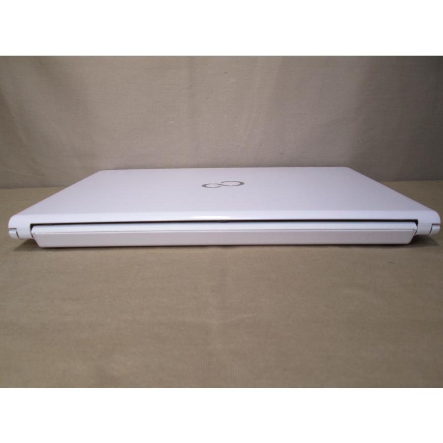 富士通】WS1 高年式i7 新品SSD256GB 8GB ホワイトノートPC