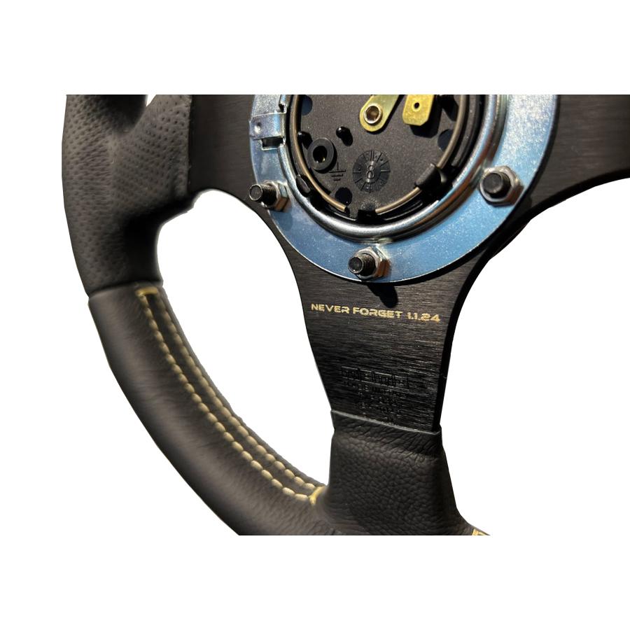 MOMO（モモ） ステアリング RACE NOTO BLACK/GOLD（レース ノト