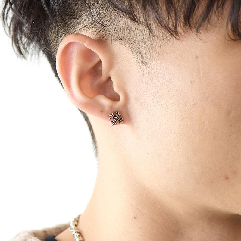 Lord Camelot（ロードキャメロット） フレアクロス スタッド ピアス