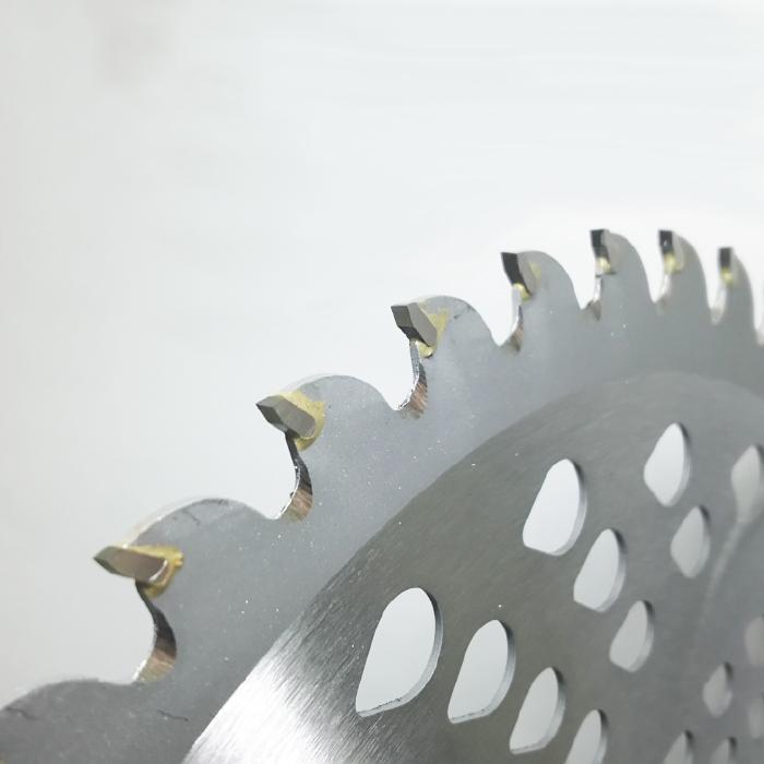 草刈り用 チップソー 305mm×48P 二段刃 刈払機 草刈機 草刈り機 替刃 |  | 01