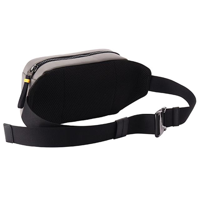 COACH ボディバッグ・ウエストポーチ ブラウン・ブラック コーチ(COACH) シグネチャー(Signature) ボディバッグ・ウエスト