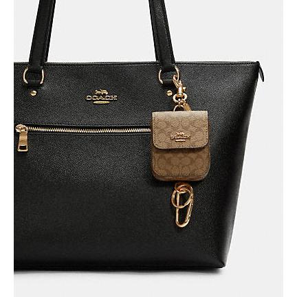 美品 COACH ハンドバッグ アクセサリーポーチ チャーム付 ワンショルダー COACH（コーチ） ミニ ポーチ バッグチャーム シグネチャー