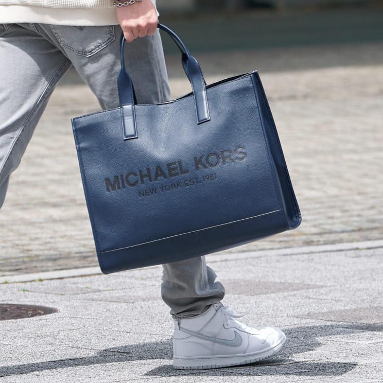【美品】MICHAEL KORS マイケルコース A4 ネイビー トートバッグ ほぼ未使用 2025年 A4サイズ】マイケルコース トートバッグ ネイビー
