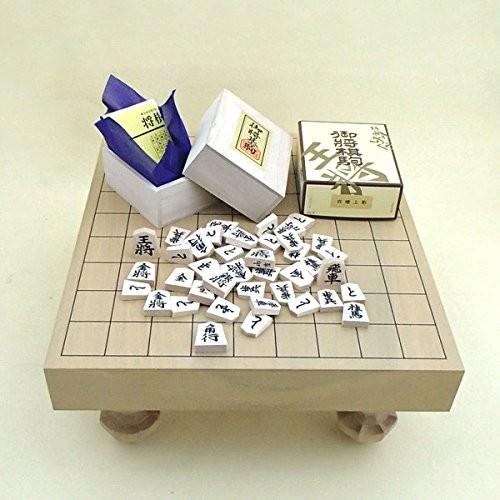 超特価激安 将棋セット 新桂２寸足付将棋盤と白椿上彫駒のセット 最も優遇 Atempletonphoto Com