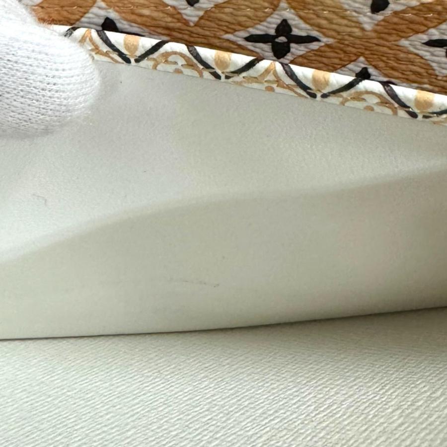 LOUIS VUITTON（ルイ・ヴィトン） ジッピー・ウォレット モノグラム