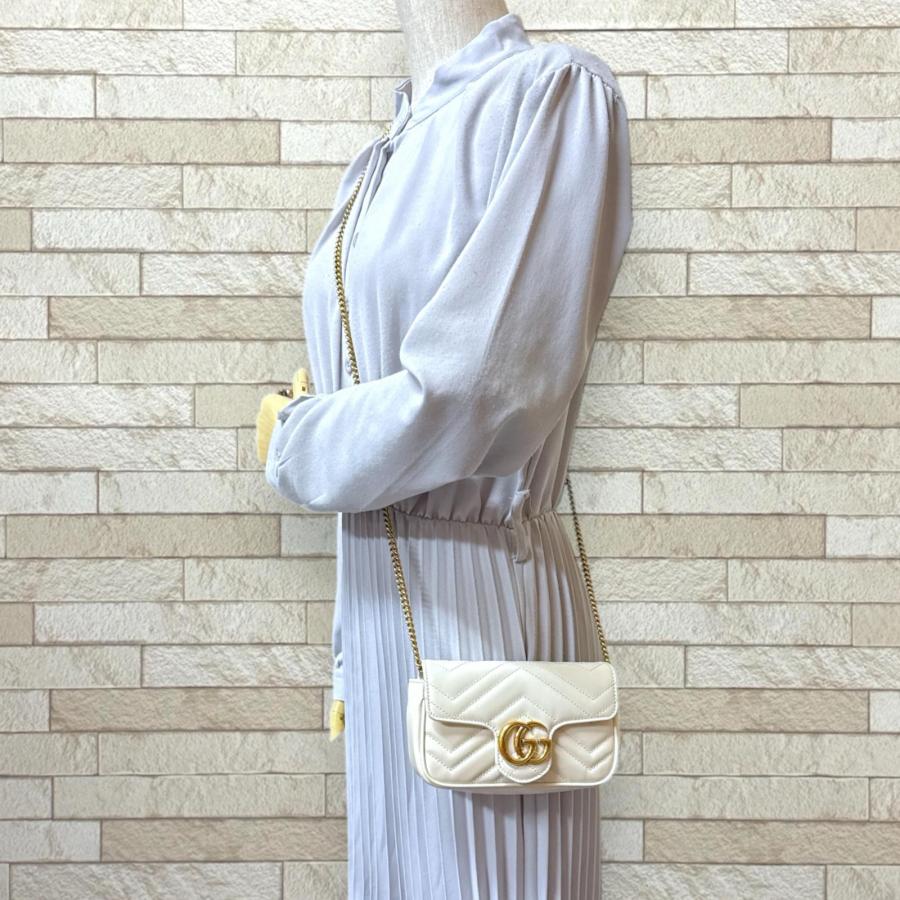 GUCCI GGマーモントショルダーバッグホワイト GUCCI（グッチ） GUCCI GGマーモント キルティング スモール