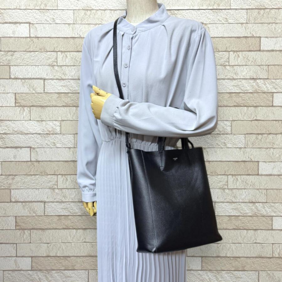 CELINE（セリーヌ） バーティカルカバ スモール ショルダーバッグ