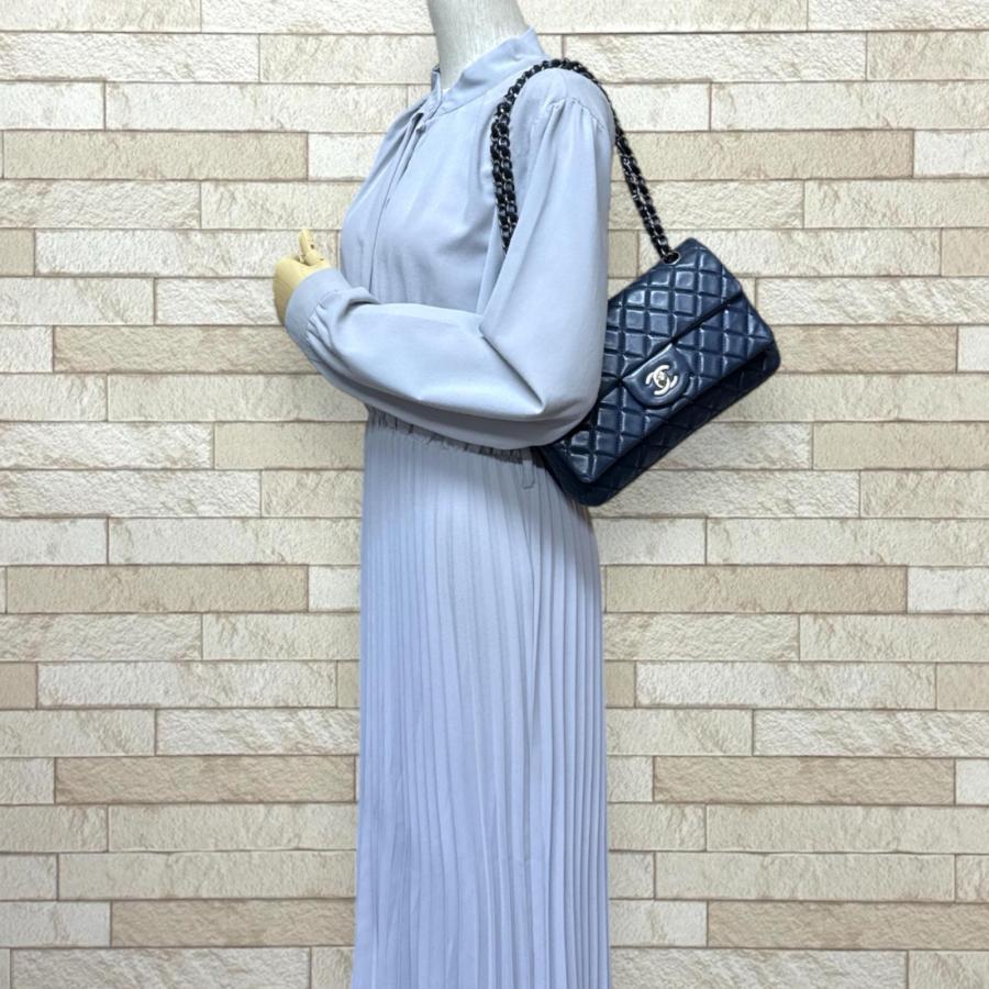 CHANEL（シャネル） マトラッセ ショルダーバッグ ラムスキン ネイビー