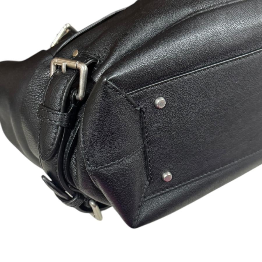 極美品BOTTEGA VENETA レザーケース マキシ　黒　箱袋付き BOTTEGA VENETA ボッテガヴェネタ 二つ折り財布 742698 706010 VCQC4