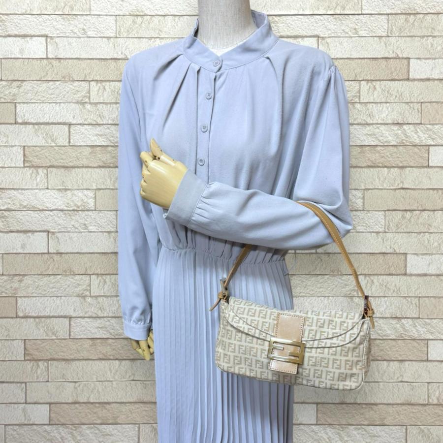 FENDI（フェンディ） マンマバケット ズッキーノ ショルダーバッグ
