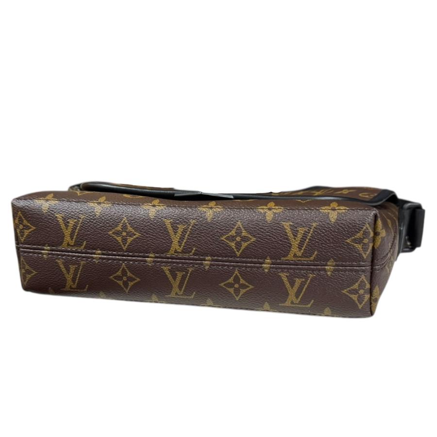 LOUIS VUITTON（ルイ・ヴィトン） マグネティック メッセンジャー