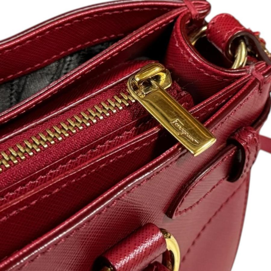 サルヴァトーレフェラガモ バティック ダブルガンチーニ ショルダーバッグ レザー EE-21 E428 レッド レディース Salvatore Ferragamo  中古 Salvatore Ferragamo - サルヴァトーレフェラガモ バティック ダブル