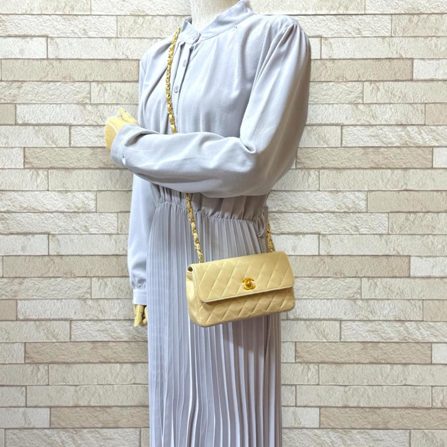 CHANEL（シャネル） ミニマトラッセ ショルダーバッグ レザー ベージュ