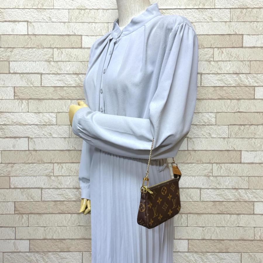 LOUIS VUITTON（ルイ・ヴィトン） ミニポシェットアクセソワール